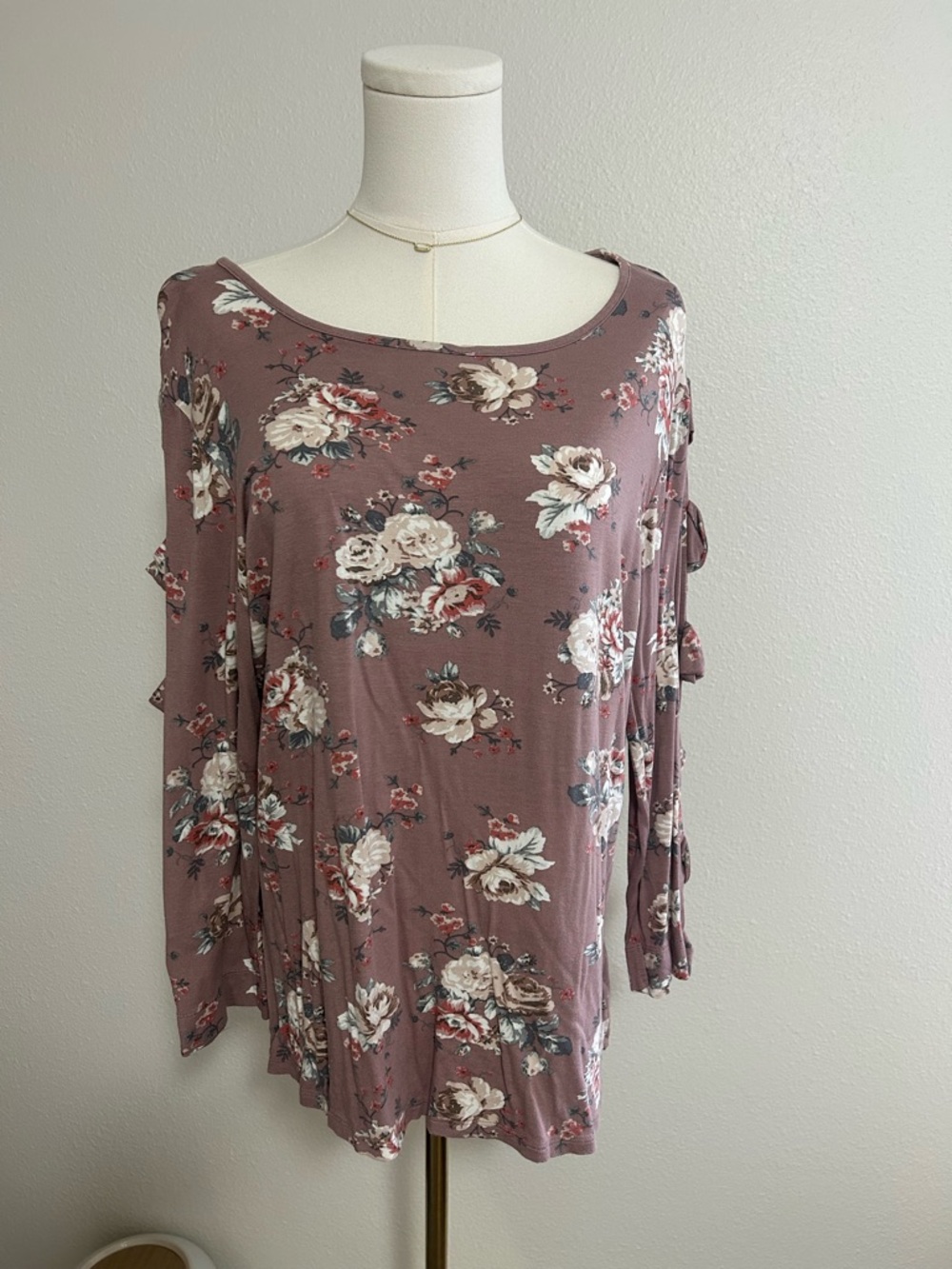 Unk Mauve Floral Long Sleeve Cold-Shoulder Top